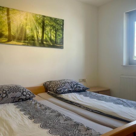Wunderschoenes Apartment In Der Goldstadt 普福尔茨海姆 外观 照片